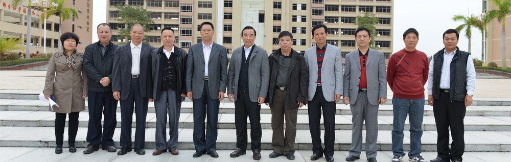 广东省电白一中校友会成立大会校友电白考察合影